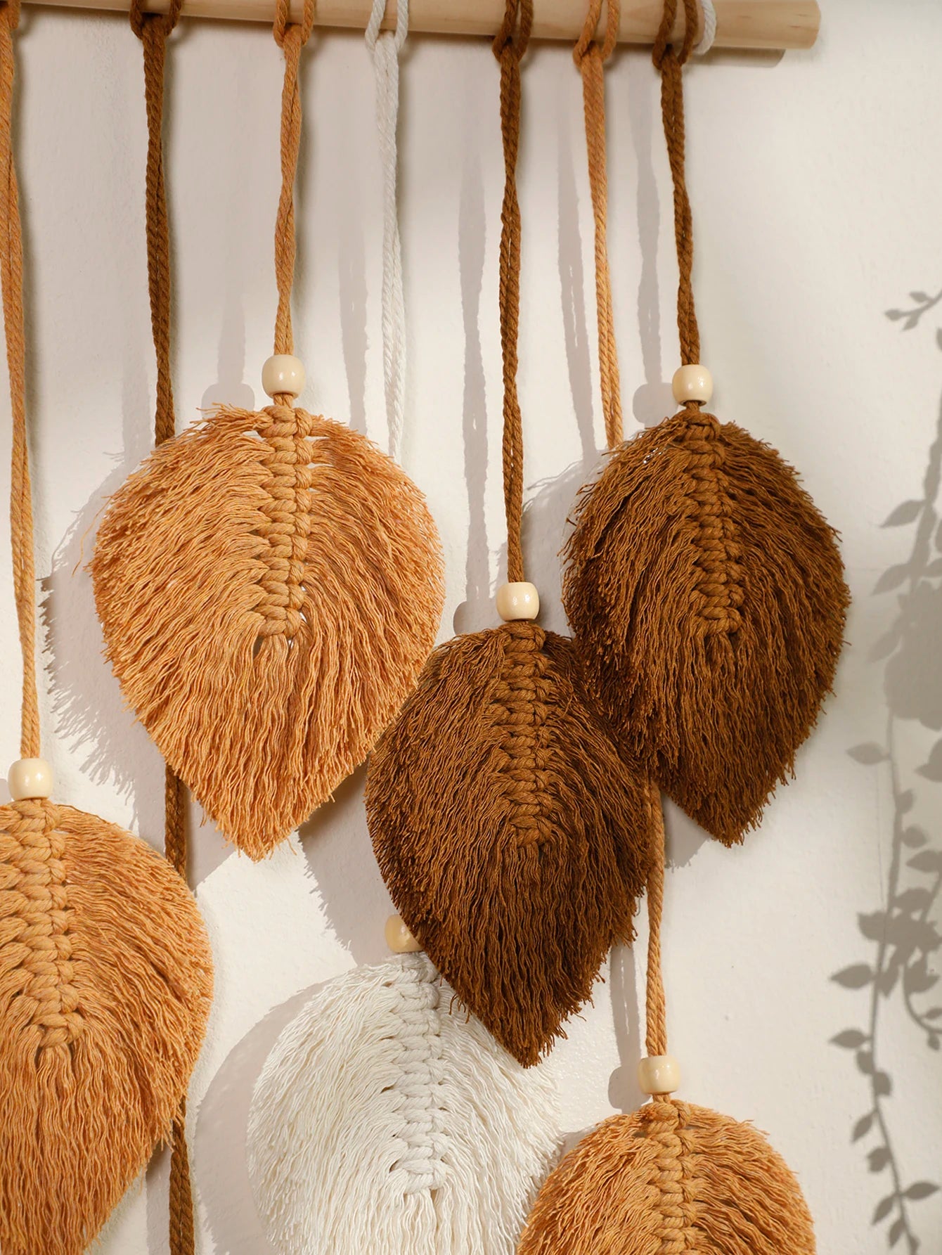 Leaf Macrame Wall Hanging Tapestry – A Chic Boho Touch for Your Home