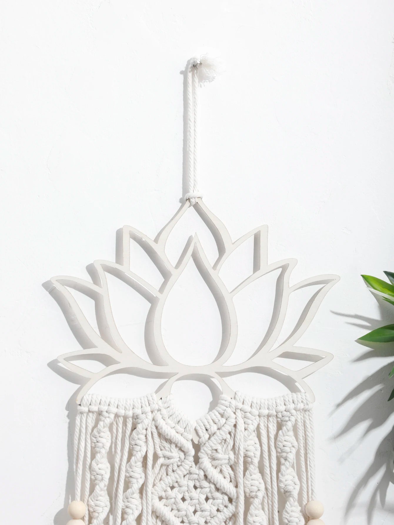 Lotus Macrame Wall Hanging - Boho Dream Catcher Craft Ornament for Bedroom, Dorm, or Apartment Decoration